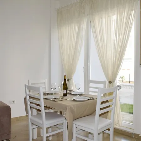 Lura 2 Holiday Appartement *