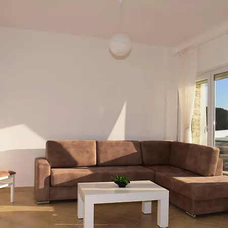 Appartement Lura 2 Holiday