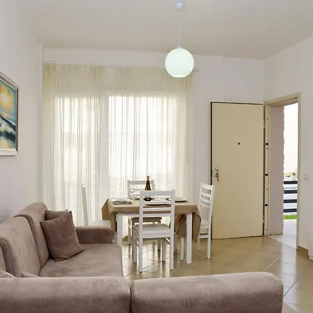 Lura 2 Holiday * Plazhi San Pietro