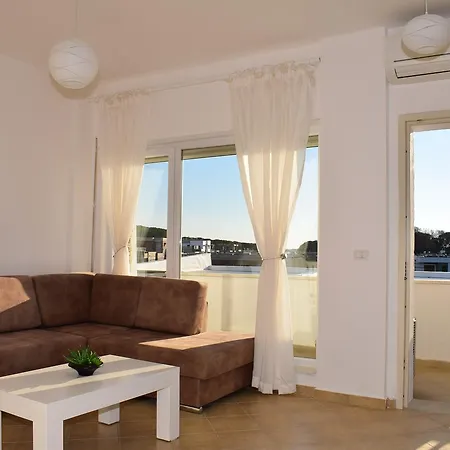 Appartement Lura 2 Holiday Plazhi San Pietro